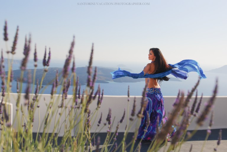 Santorini japanese dancer on holliday in Greece-2