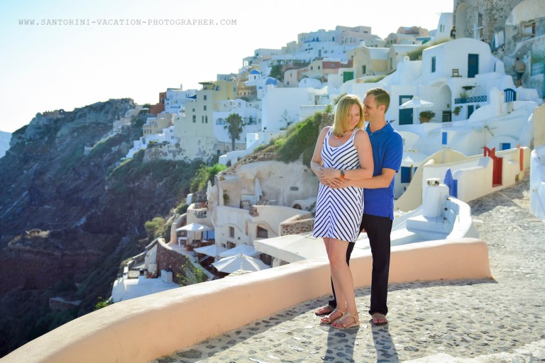 Santorini-portrait-session-couple-photo-shoot-001