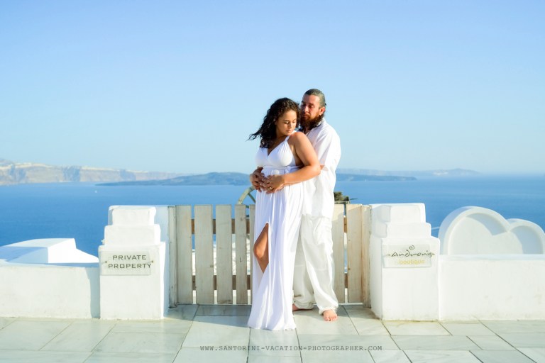 Santorini-portrait-session-couple-photo-shoot-007