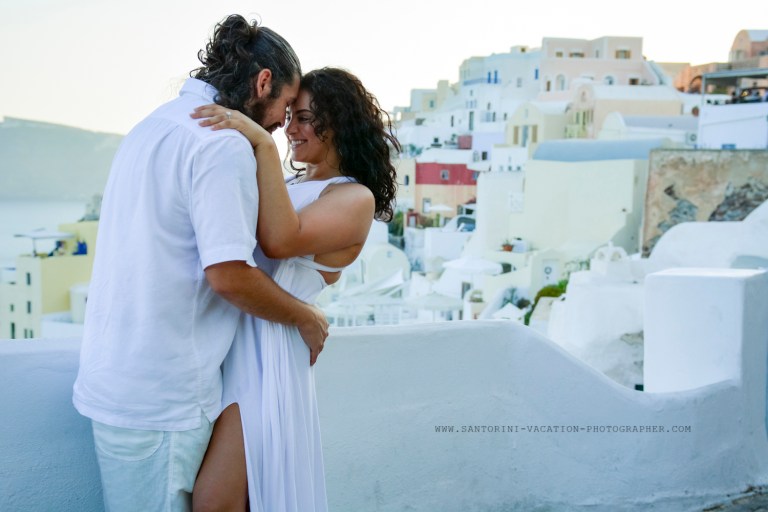 Santorini-portrait-session-couple-photo-shoot-008