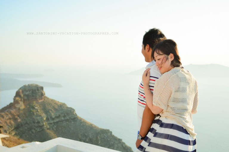 Santorini-portrait-session-couple-photo-shoot-010