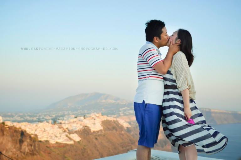 Santorini-portrait-session-couple-photo-shoot-011