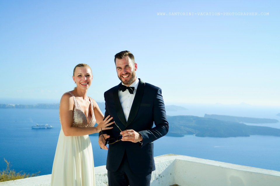 Santorini_non-tradicional_wedding_Skaros_rock_photographer_Anna_Shulte-12