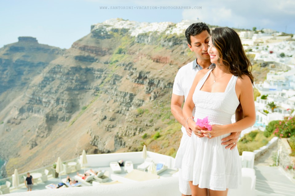 Couple photo shoot in Santorini.