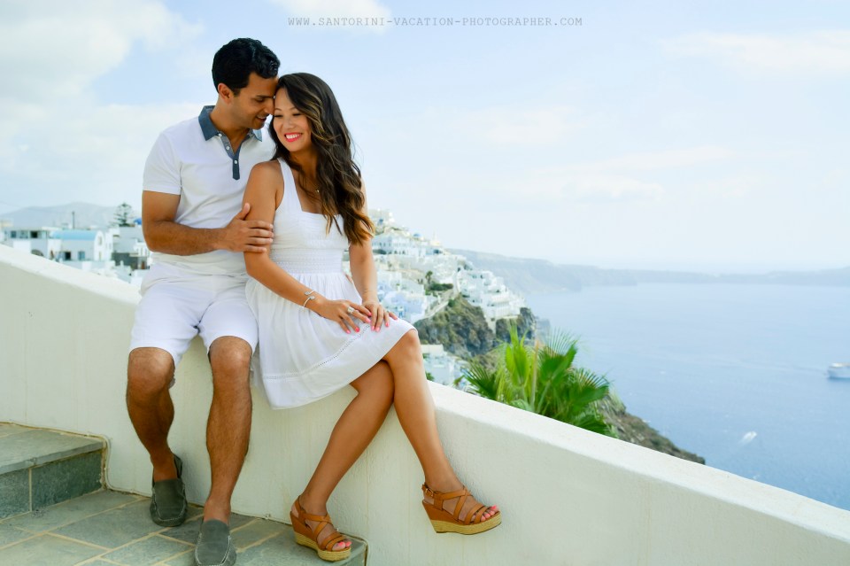 Couple photo shoot in Santorini.