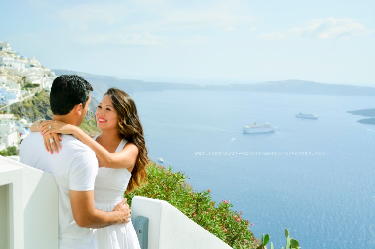 Couple photo shoot in Santorini.
