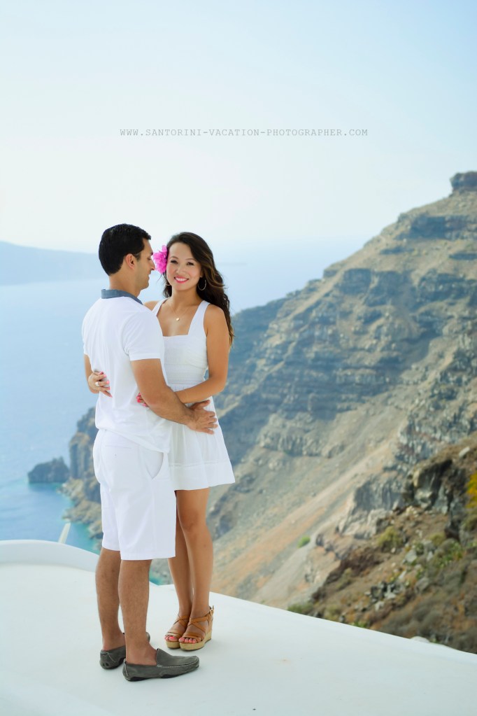 Couple photo shoot in Santorini.