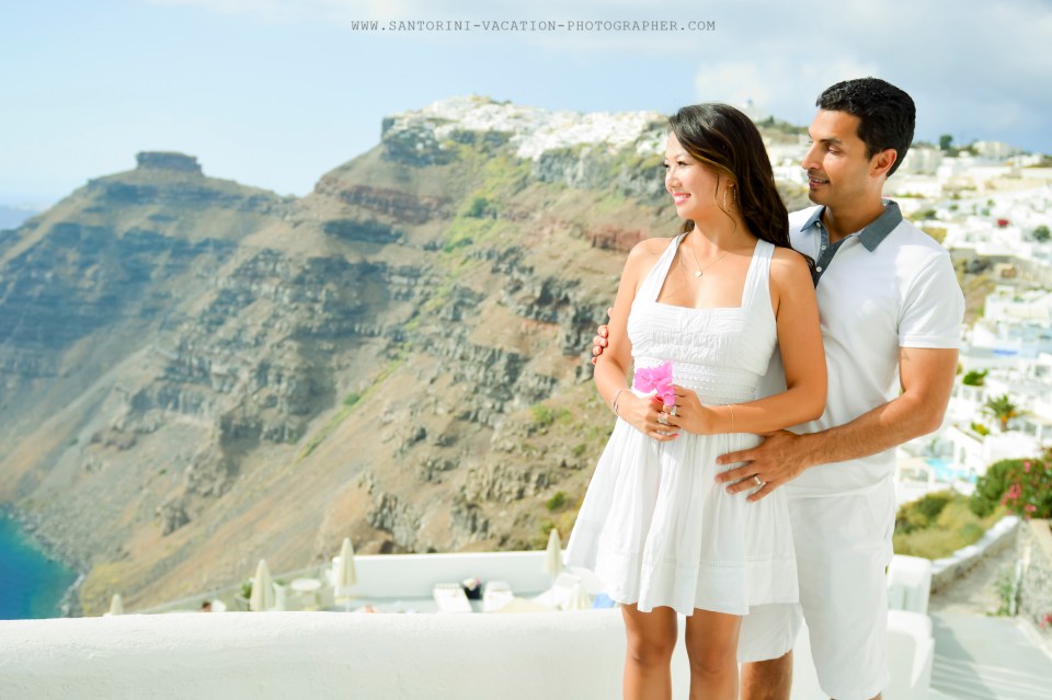 Engagement photo session in Santorini.