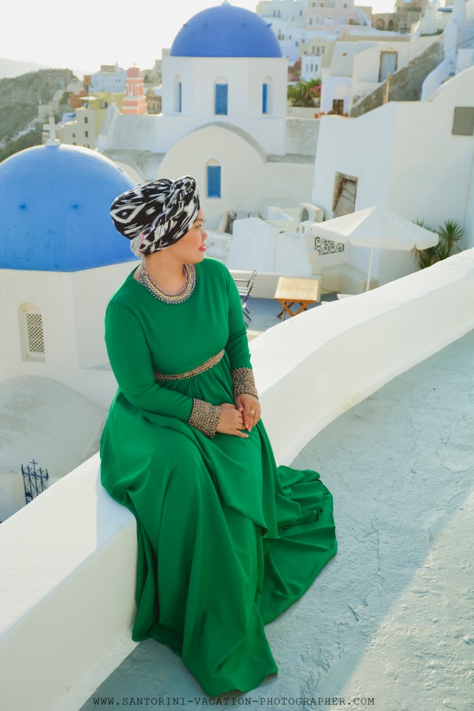 Solo traveler in Santorini