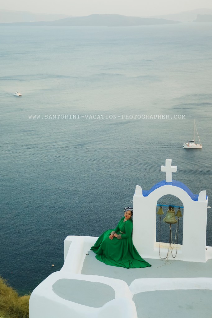 Solo traveler in Santorini