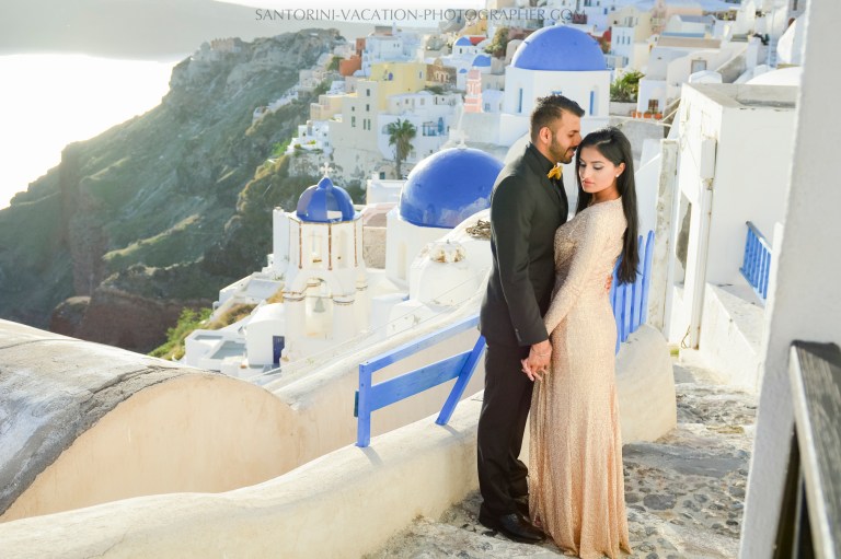 Santorini photographer photo session couple portrait