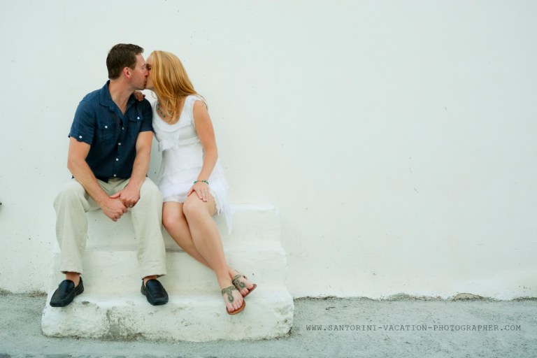 Greece-photo-session-holiday-loving-couple-Santorini-3