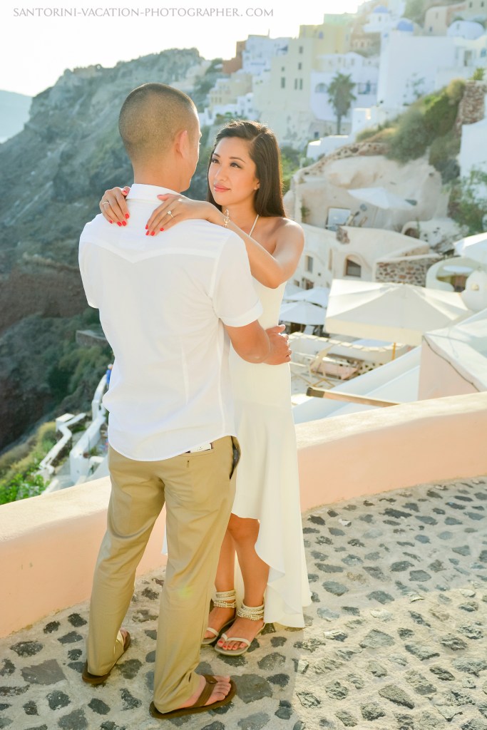Santorini--photo-session-romantic-location-oia