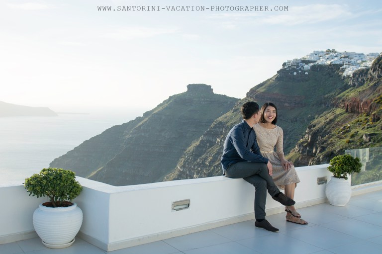 Santorini-photo-shoot-with-anna-sulte-relaxed