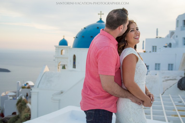 portrait-session-Santorini-Greece-at-sunset-caldera-001