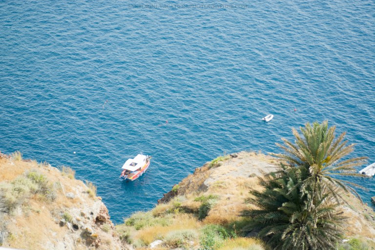 Santorini-lifestyle-photographer-Oia-photoshoot-pre-wedding-{Sequence # (001)»}-11