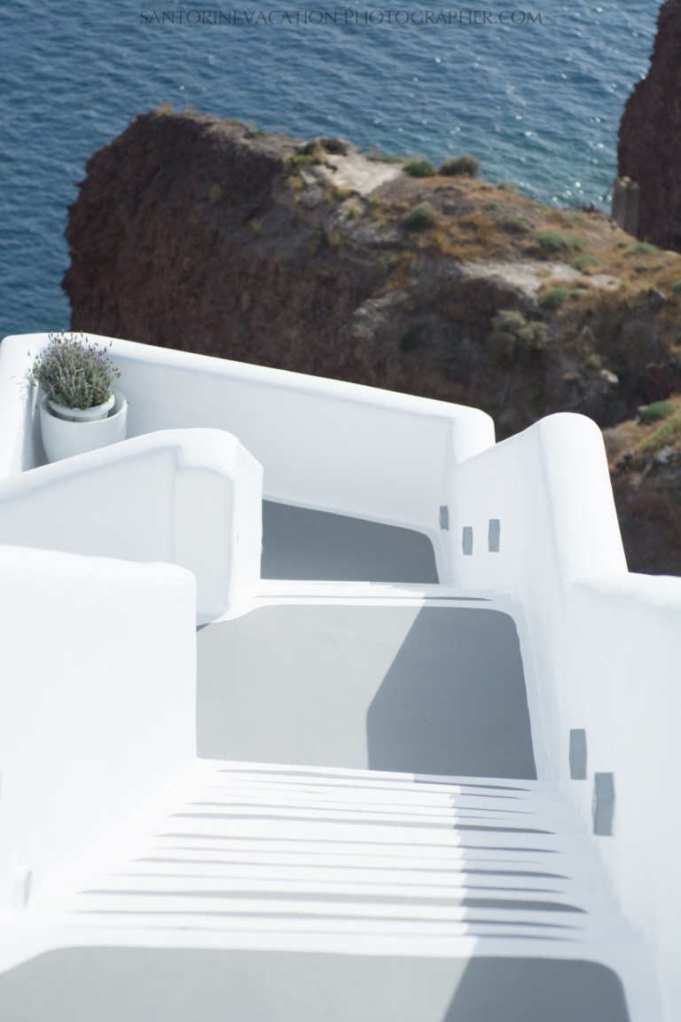 Oia-santorini-village-white-houses-castle-002
