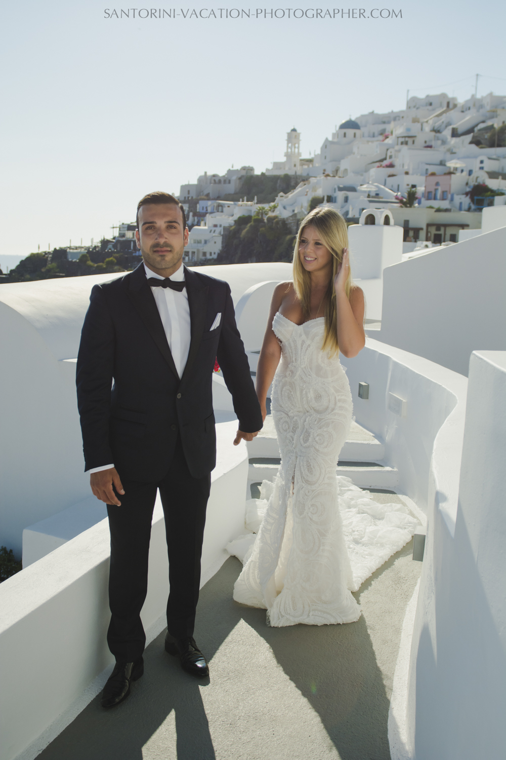 Santorini-post-wedding-shoot-honeymoon-destination-photo-session-006