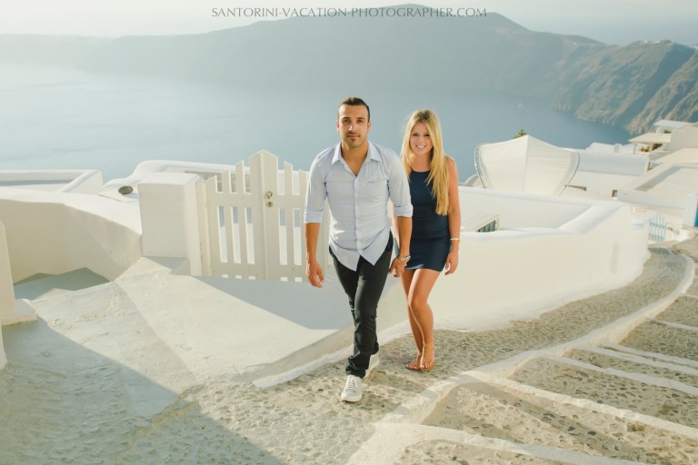 Santorini-sunset-photo-shoot-in-oia-thera-island-summer-travel-experience-001