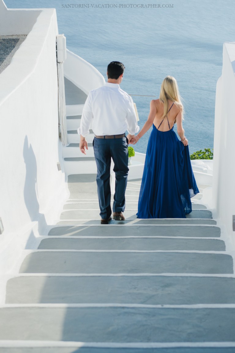 Photo-session-in-oia-churches-blue-Santorini