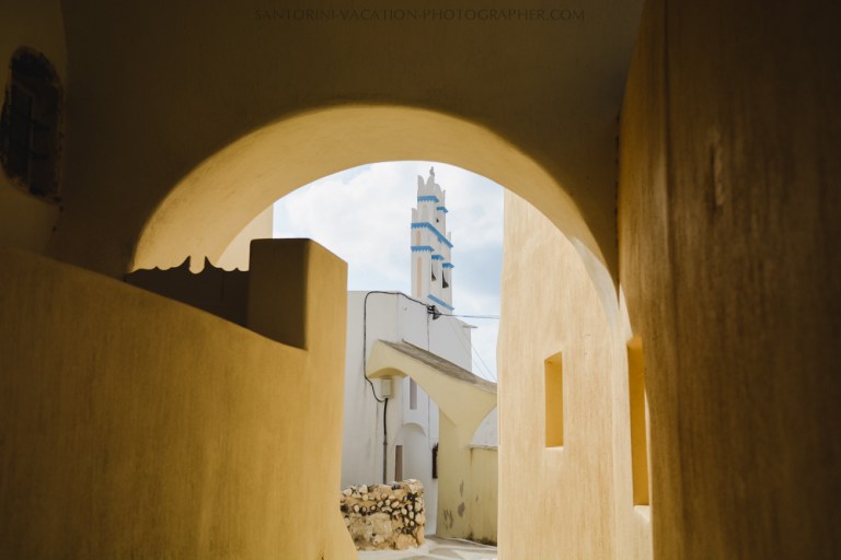 Santorini-villages-church-narrow-street-session-destination