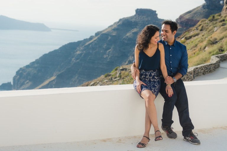Santorini-engagement-photo-session-love-story-003