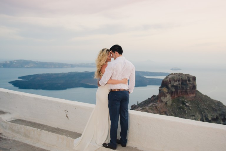 santorini-destination-honeymoon-shoot-elegant-sunset-004