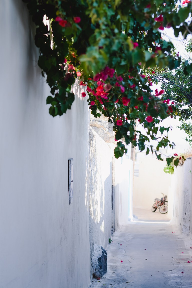 Santorini-island-agean-sea-travel-tips-greece--2