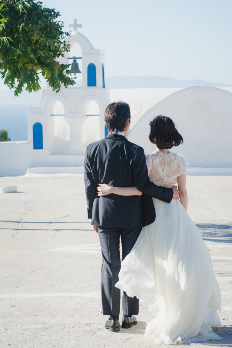 santorini-honeymoon-trash-the-dress-photo-session-001