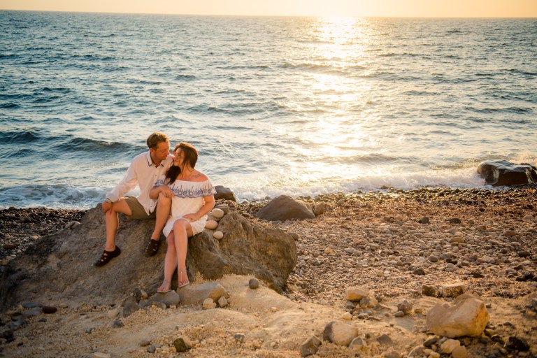 Santorini-vacation-photo-shoot-locations-portrait-001
