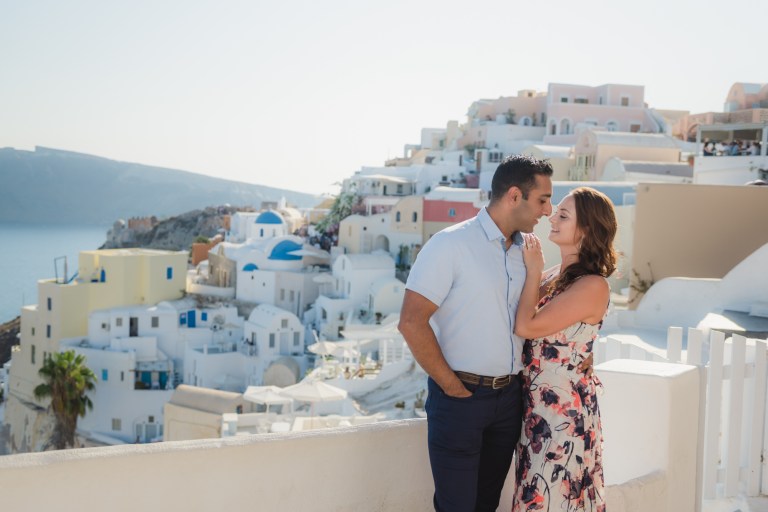 Santorini-vacation-photo-shoot-locations-portrait-006