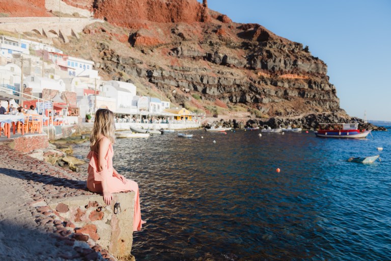 Anniversary-Santorini-Amudi-bay-photo-shoot-004