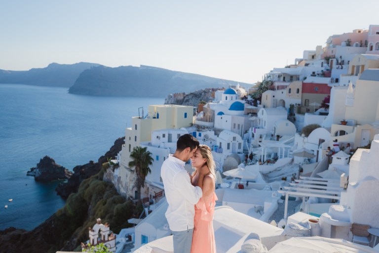 Wedding-anniversary-in-Santorini-village-Oia-006