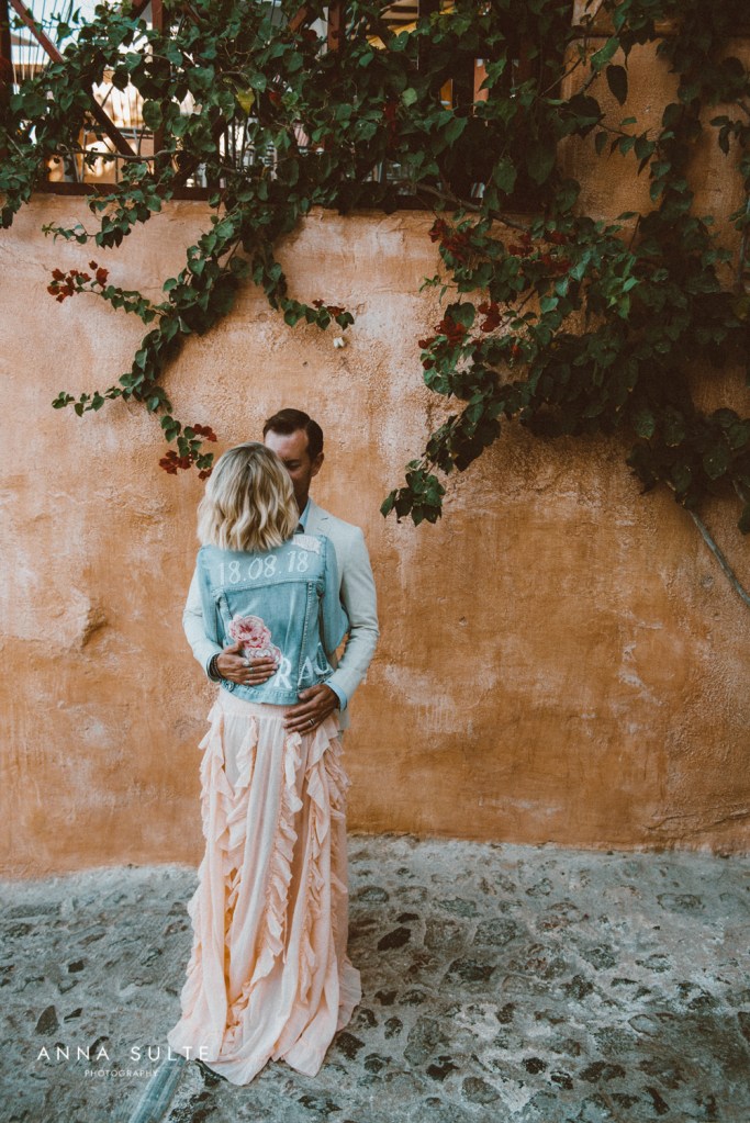 bougainvillea Santorini, couple