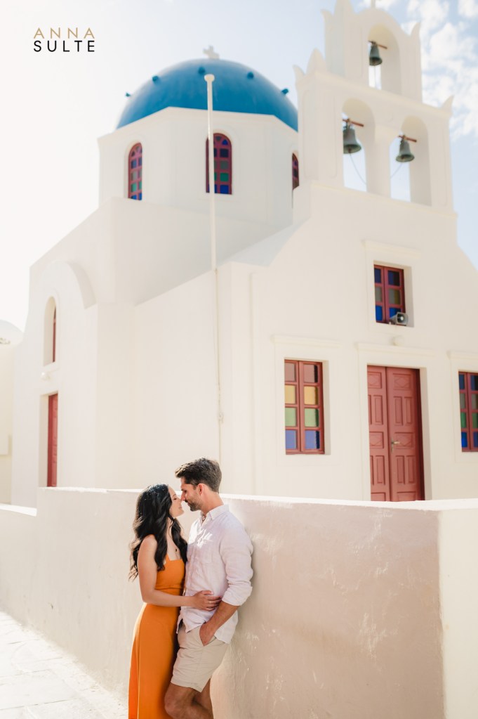 Oia street in the morning hours, before tourists arrive.